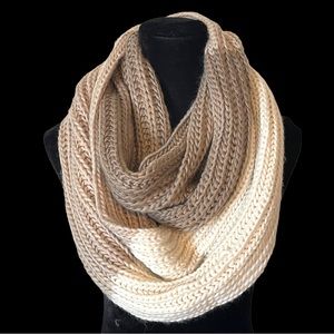 Chunky Knit Beige Cream Infinity Black Scarf